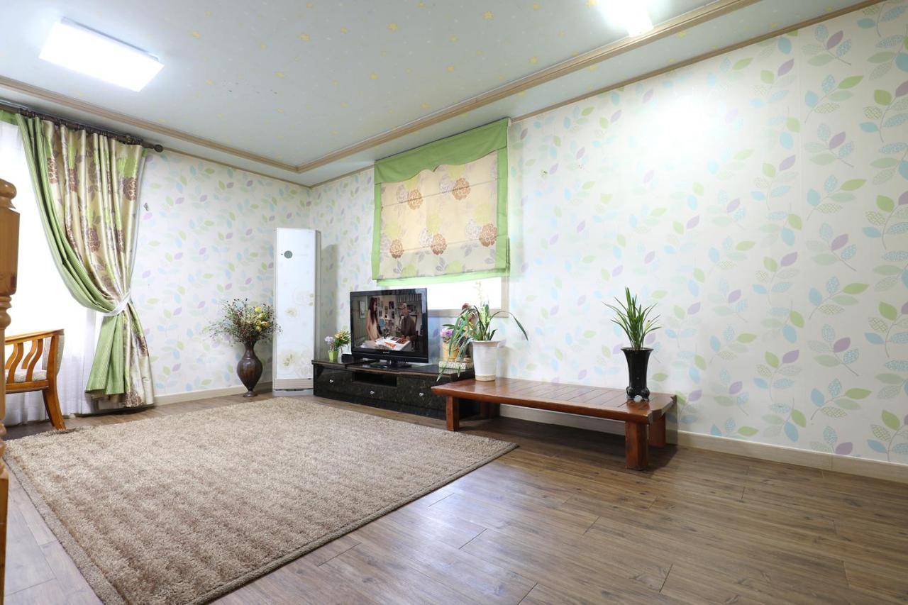 Yeowoogneul Pension Chuncheon Exterior photo